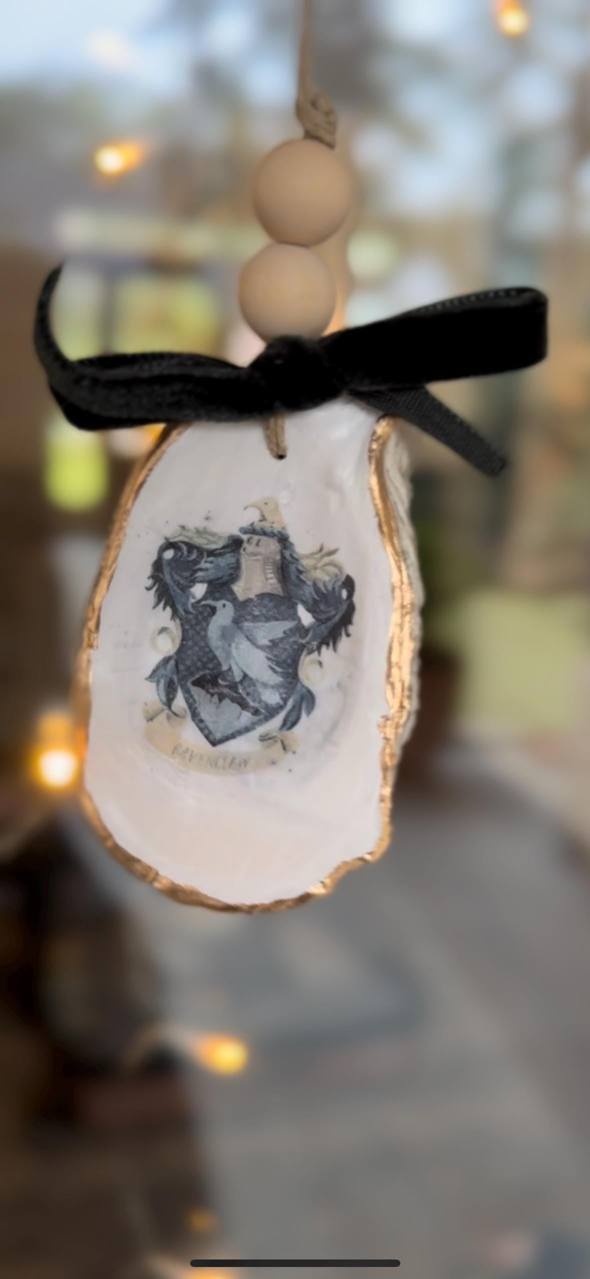 House Crest Oyster Ornaments Set