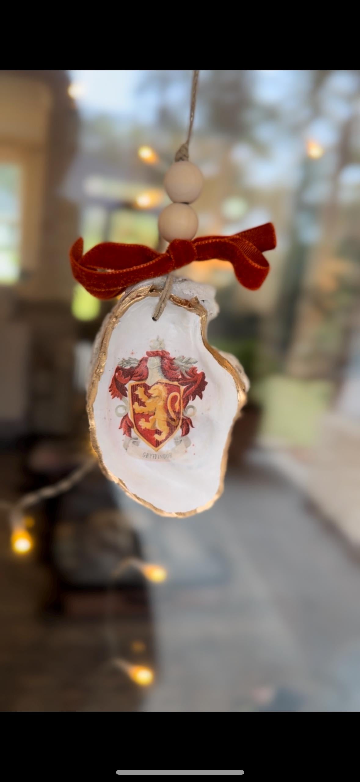 House Crest Oyster Ornaments Set